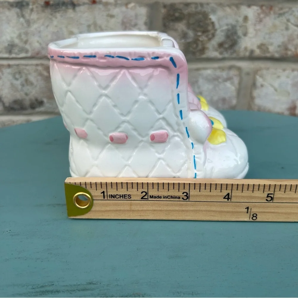 Vintage My-Neil Baby Booties Ceramic Planter Pink Quilted Slippers 1985 Nursery